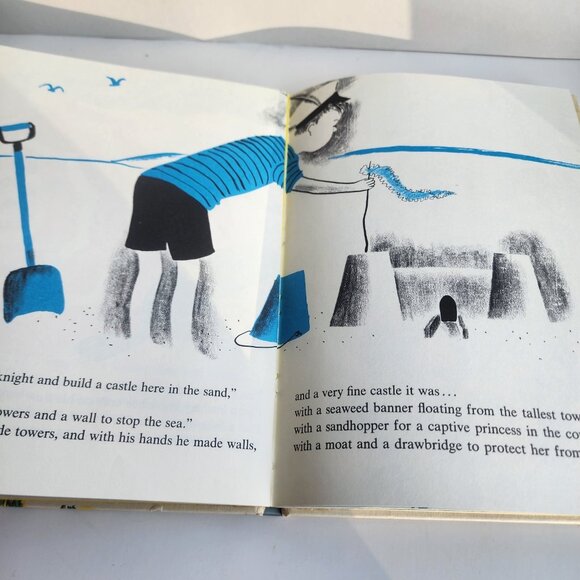 Dandelion Library FLIP BOOK: My Mother is the Most Beautiful Woman in the World - Picture 10 of 16